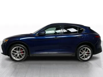 2018 Alfa Romeo Stelvio - image 9