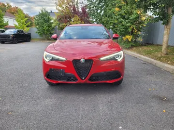 2022 Alfa Romeo Stelvio - image 2