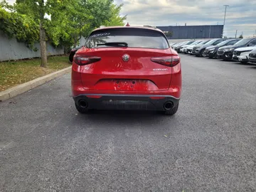 2022 Alfa Romeo Stelvio - image 6