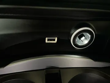2023 Alfa Romeo Stelvio - image 31