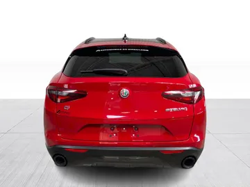 2023 Alfa Romeo Stelvio - image 7