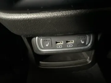 2023 Alfa Romeo Stelvio - image 29