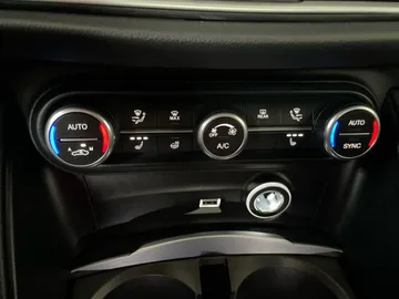 2023 Alfa Romeo Stelvio - image 26