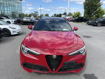 2022 Alfa Romeo Stelvio - image 2