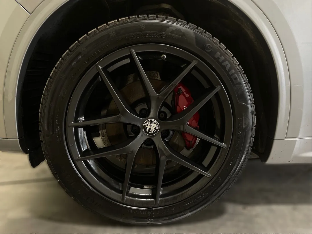 2020 Alfa Romeo Stelvio — photo 6