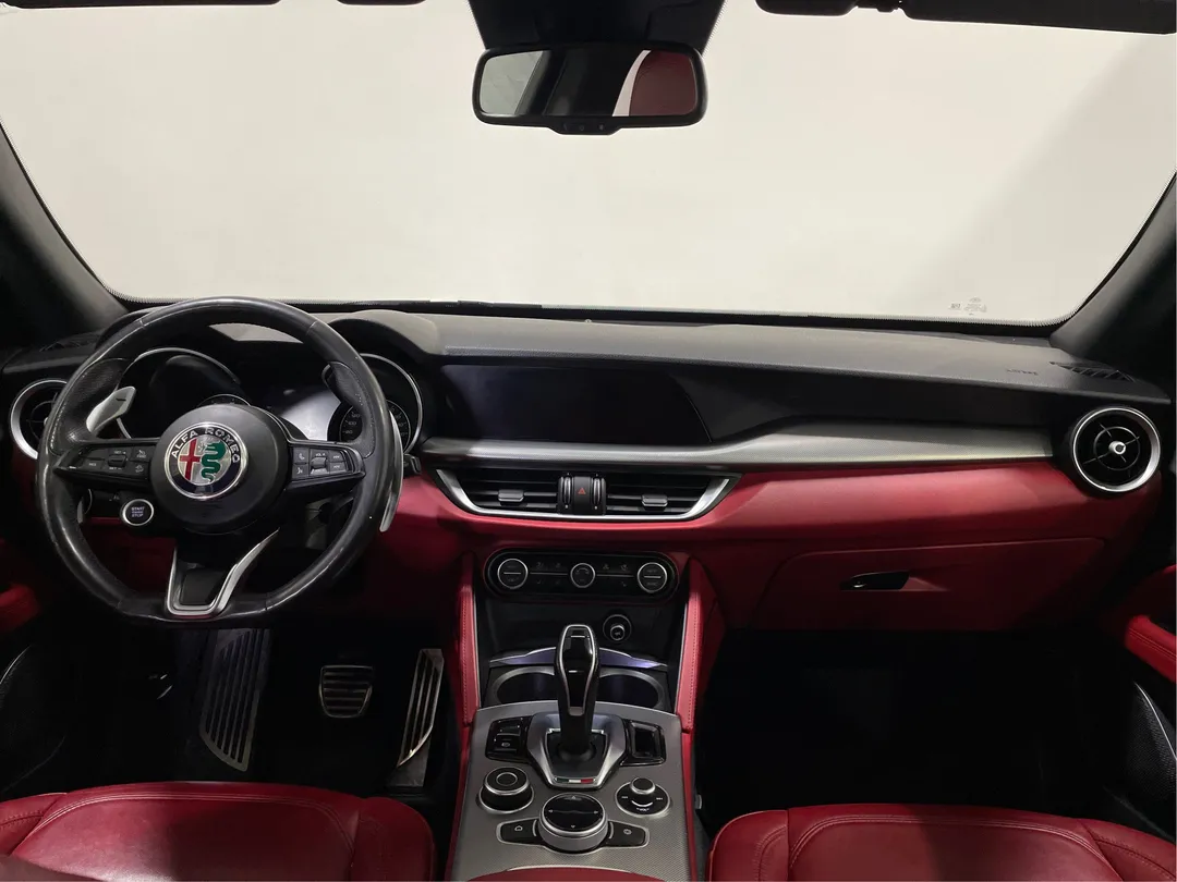 2020 Alfa Romeo Stelvio — photo 4