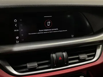 2020 Alfa Romeo Stelvio - image 26