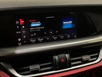 2020 Alfa Romeo Stelvio - image 30