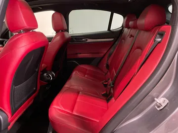2020 Alfa Romeo Stelvio - image 16