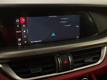 2020 Alfa Romeo Stelvio - image 32