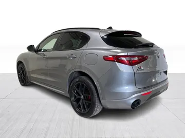 2020 Alfa Romeo Stelvio - image 12
