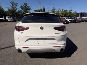 2021 Alfa Romeo Stelvio - image 6