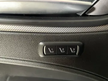 2021 Alfa Romeo Stelvio - image 21