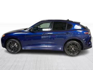 2021 Alfa Romeo Stelvio - image 10