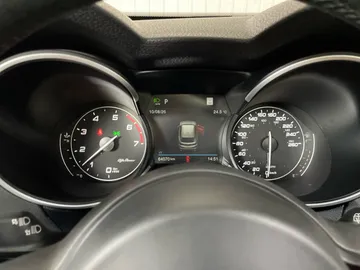 2021 Alfa Romeo Stelvio - image 17