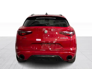 2023 Alfa Romeo Stelvio - image 13