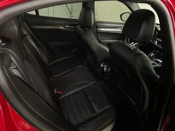 2023 Alfa Romeo Stelvio - image 16
