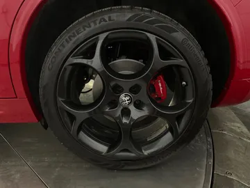 2023 Alfa Romeo Stelvio - image 7
