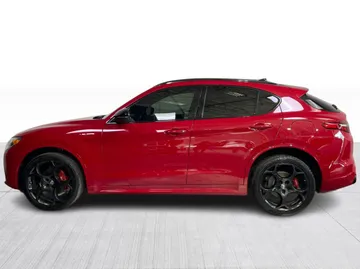 2023 Alfa Romeo Stelvio - image 11