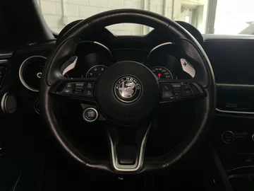2023 Alfa Romeo Stelvio - image 18