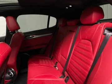 2021 Alfa Romeo Stelvio - image 16