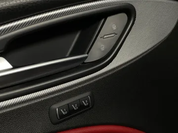 2021 Alfa Romeo Stelvio - image 17