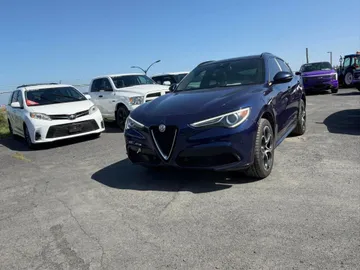 2021 Alfa Romeo Stelvio - image 3