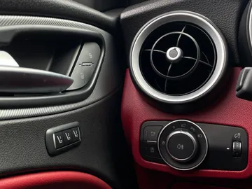 2021 Alfa Romeo Stelvio - image 18