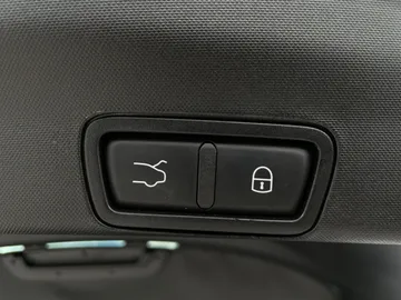 2021 Alfa Romeo Stelvio - image 20