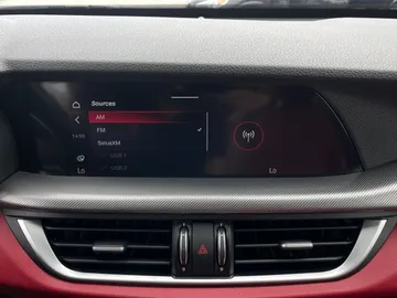 2021 Alfa Romeo Stelvio - image 29