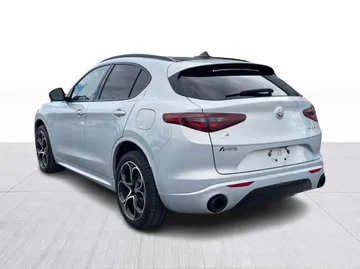 2021 Alfa Romeo Stelvio - image 11