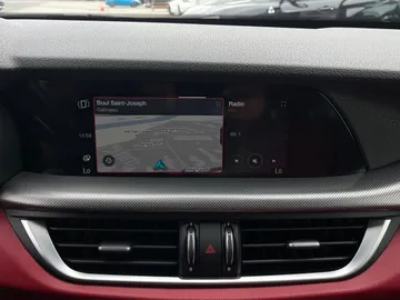 2021 Alfa Romeo Stelvio - image 21