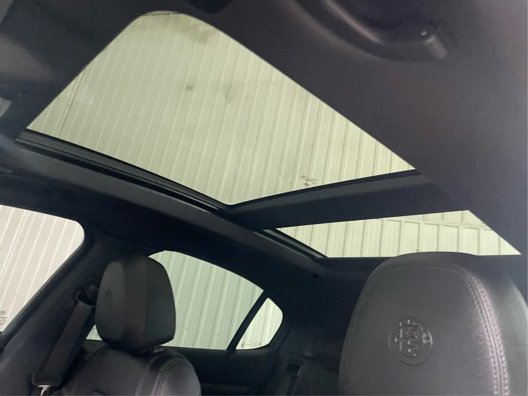 2023 Alfa Romeo Stelvio — photo 5