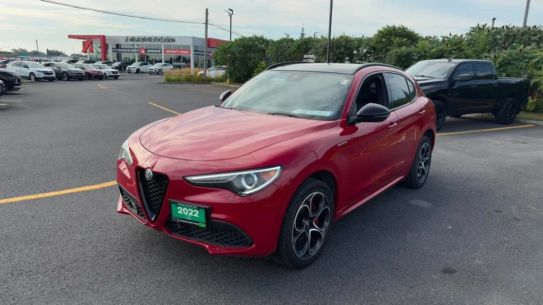 2022 Alfa Romeo Stelvio — photo 3