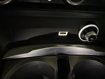 2022 Alfa Romeo Stelvio - image 31