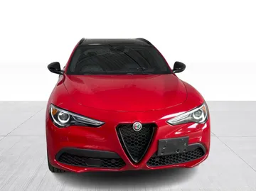 2022 Alfa Romeo Stelvio - image 8