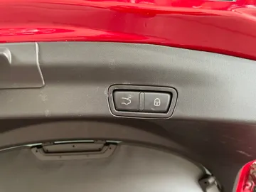 2022 Alfa Romeo Stelvio - image 22