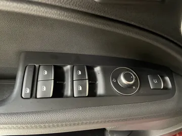 2022 Alfa Romeo Stelvio - image 28