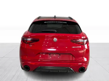 2022 Alfa Romeo Stelvio - image 12