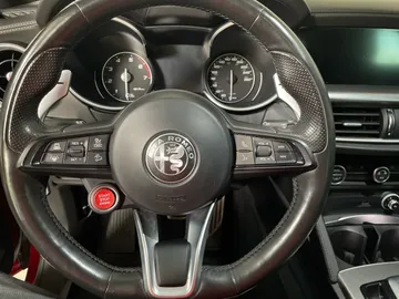 2022 Alfa Romeo Stelvio - image 18