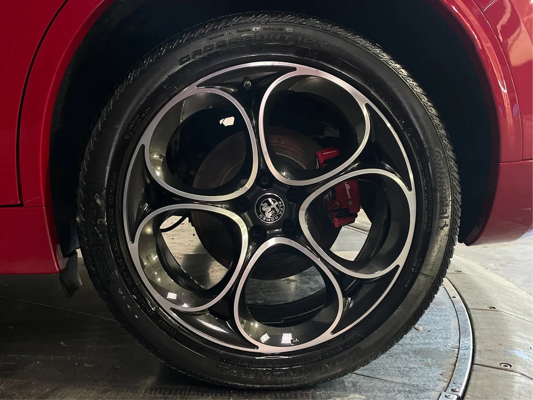 2022 Alfa Romeo Stelvio — photo 6