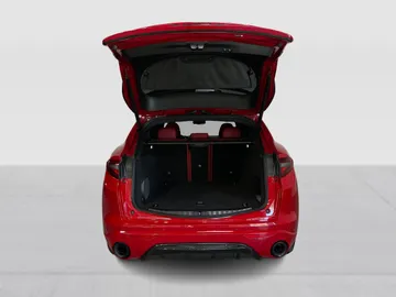 2022 Alfa Romeo Stelvio - image 14