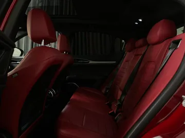 2022 Alfa Romeo Stelvio - image 16