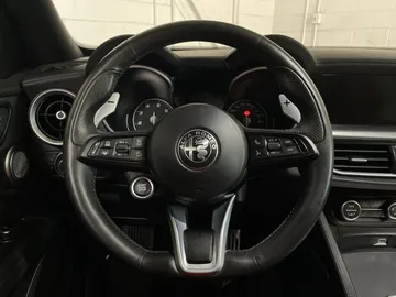 2022 Alfa Romeo Stelvio - image 19