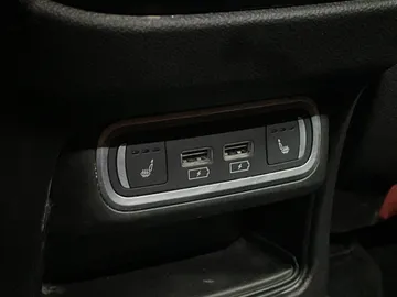 2022 Alfa Romeo Stelvio - image 30