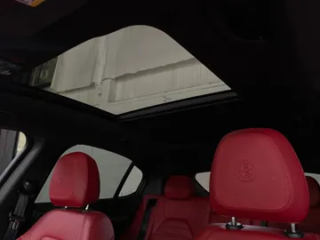 2022 Alfa Romeo Stelvio - image 6