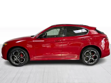 2022 Alfa Romeo Stelvio - image 11