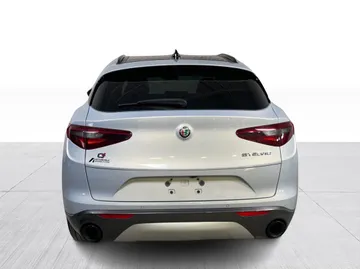 2023 Alfa Romeo Stelvio - image 12