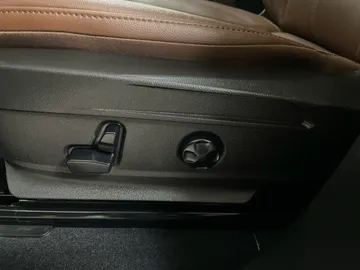 2023 Alfa Romeo Stelvio - image 20