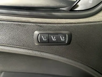 2023 Alfa Romeo Stelvio - image 21